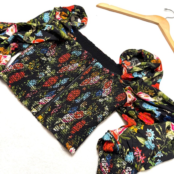 Alice + Olivia sz M Smocked Cooper Top Wild and Free Floral Puff Sleeves Medium - Picture 9 of 9